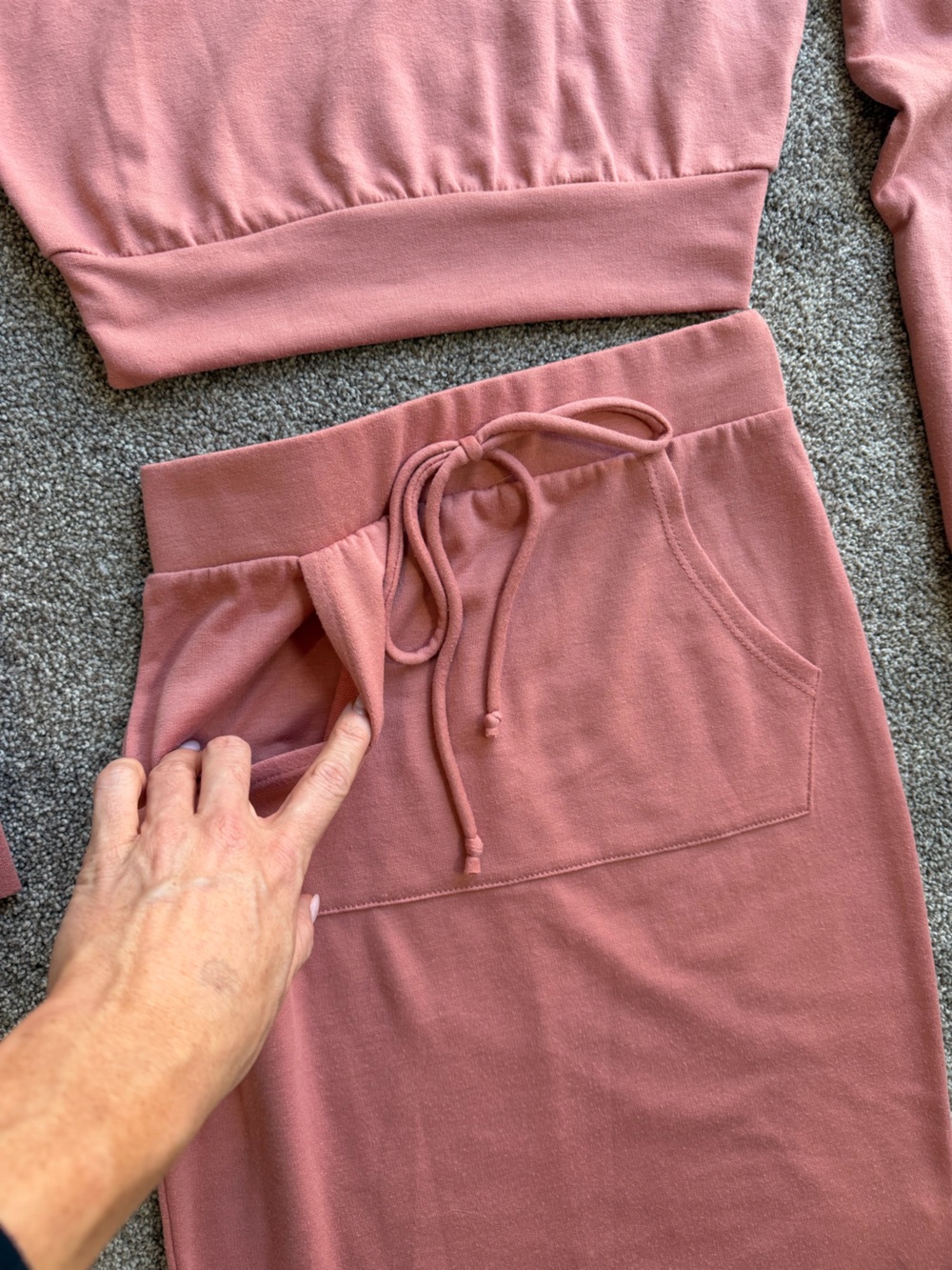 Lulu's Dusty Rose Gold Pink Cropped Hooded Sweatshirt & Midi Skirt Set Size XS - Picture 5 of 15